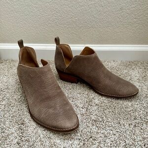 Lucky Brand pewter perforated notch-side ankle booties, size 8